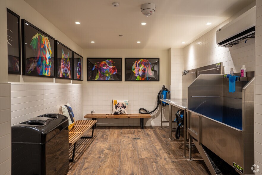 More Photos Of 1000 S Capitol St SE, Washington Apartments For Lease