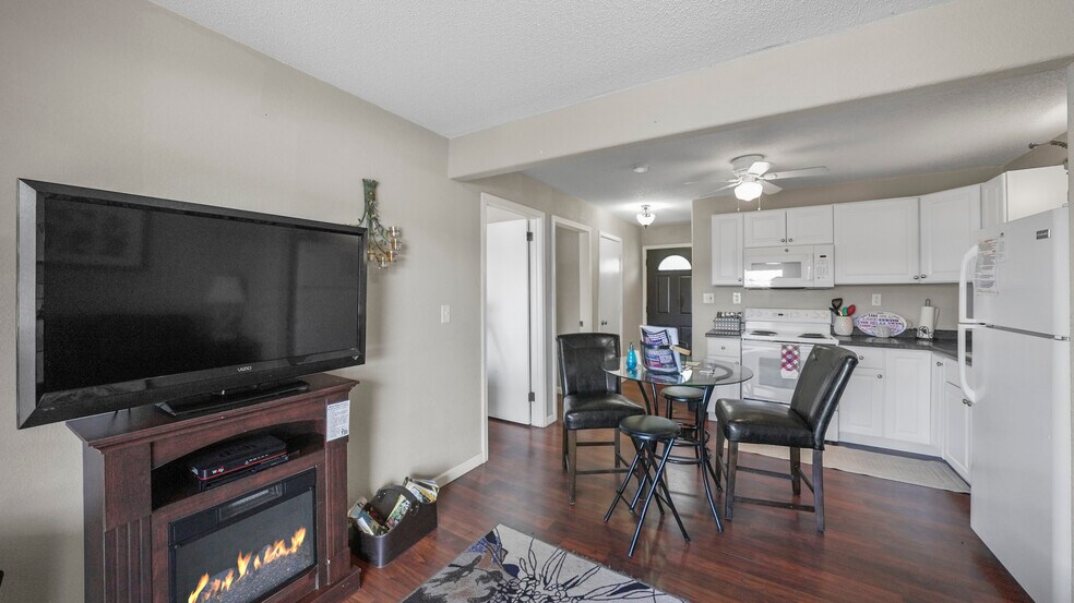 More Photos Of 91 Breeze Dr, Camdenton Hotel For Sale