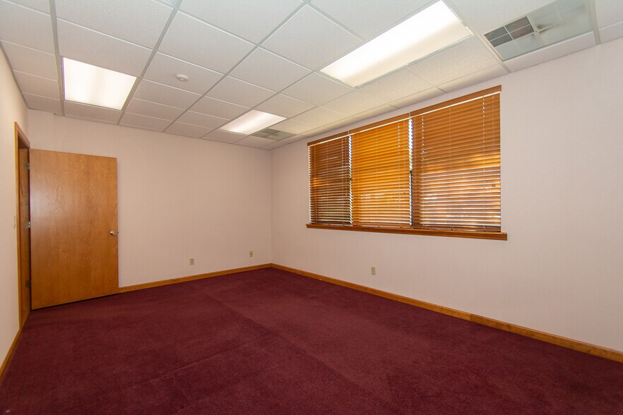 More Photos Of 300 E New Haven Ave, Melbourne Office For Sale