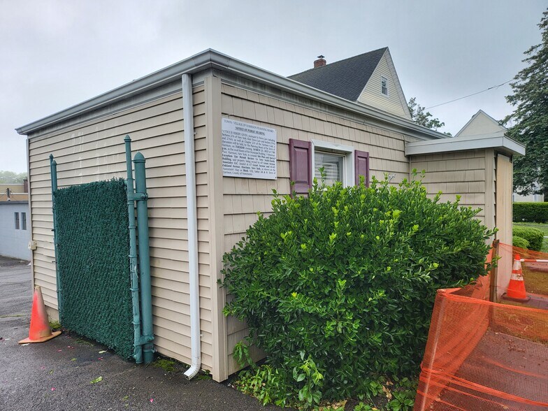 More Photos Of 45 Oakland Ave, Harrison Warehouse For Lease