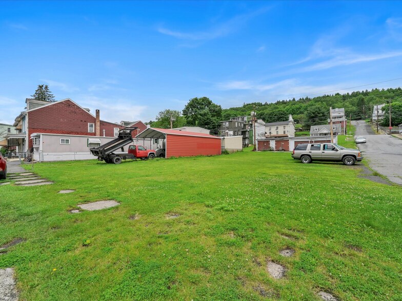 More Photos Of 39 E Walnut St, Ashland Auto Repair For Sale