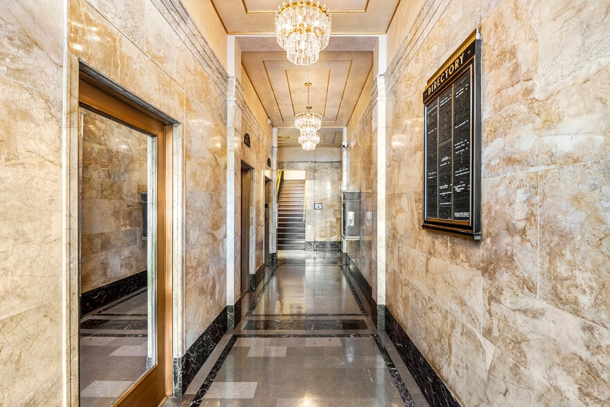More Photos Of 6400-6404 Hollywood Blvd, Los Angeles Office For Sale