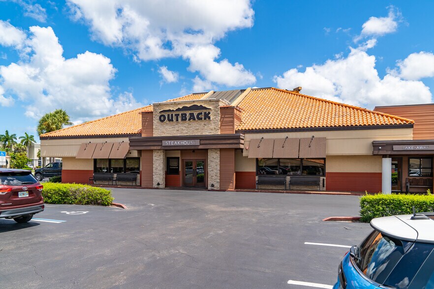 More Photos Of 4910 Tamiami Trl N, Naples Unknown For Lease