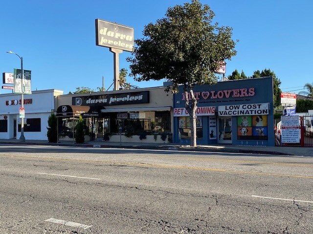 More Photos Of 18410-18416 Ventura Blvd, Tarzana Storefront For Sale