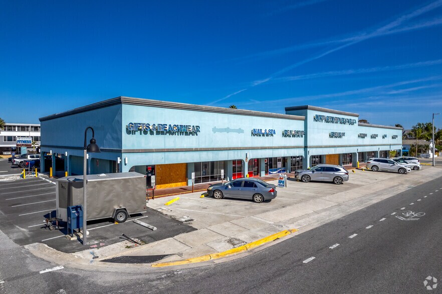 More Photos Of 16913 Gulf Blvd, North Redington Beach General Retail For Lease