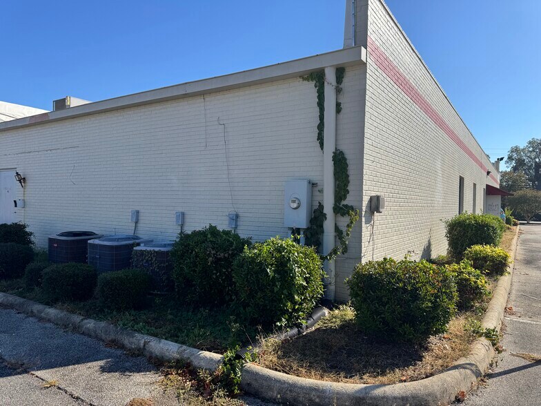 More Photos Of 421 N Gilmer Ave, Lanett General Retail For Sale