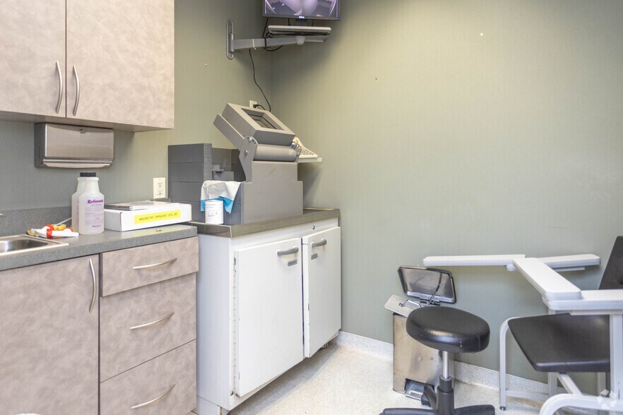 More Photos Of 55 Veterans Memorial Hwy, Commack Medical For Lease