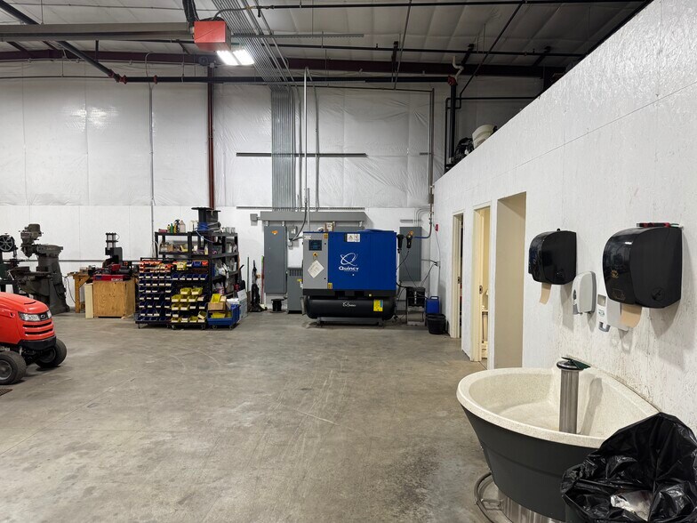 More Photos Of 136 Vision Pky, Sheboygan Falls Light Manufacturing For Sale