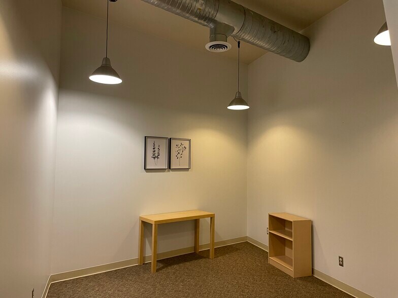 More Photos Of 223 S Main St, Elkhart Loft Creative Space For Lease