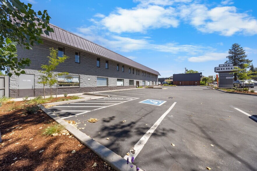 More Photos Of 354 NE Greenwood Ave, Bend Office Residential For Sale