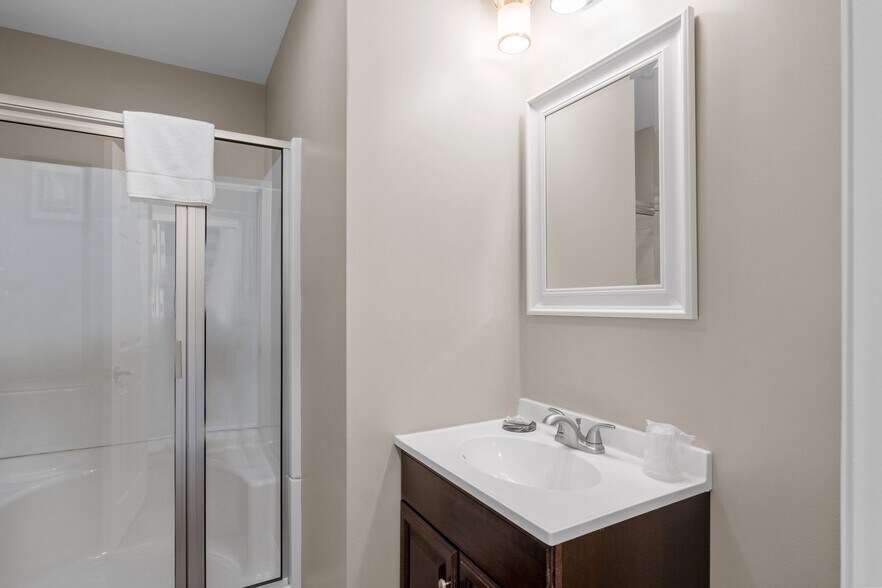 More Photos Of 291 Endicott St N, Laconia Hotel For Sale