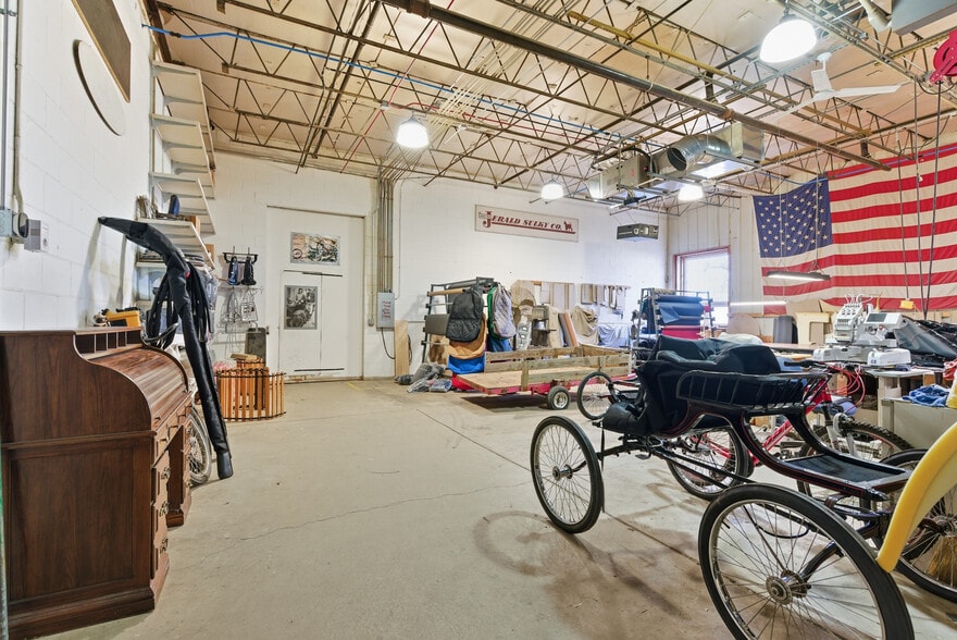 More Photos Of 3050 Wagner Rd, Waterloo Freestanding For Sale