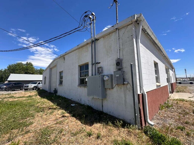 More Photos Of 415 Main St., Laurel Flex For Lease