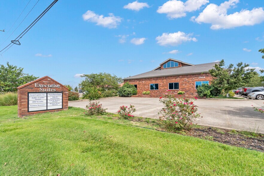 More Photos Of 2964 W Huntsville Ave, Springdale Medical For Lease