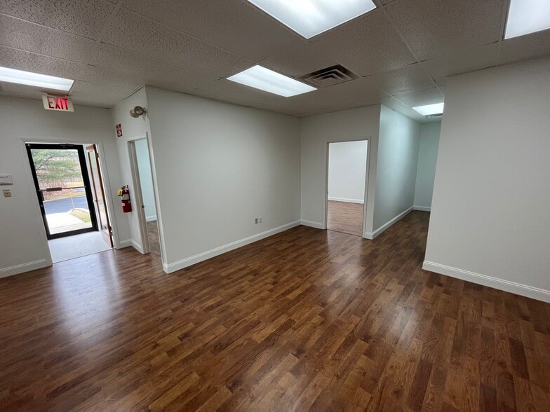 More Photos Of 398-426 Industrial Dr, North Wales Unknown For Lease