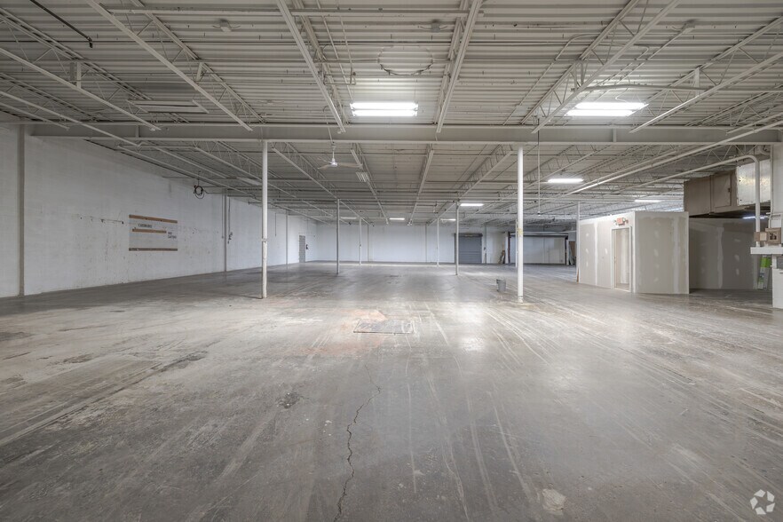 More Photos Of 1515 Ellis St, Waukesha Manufacturing For Lease
