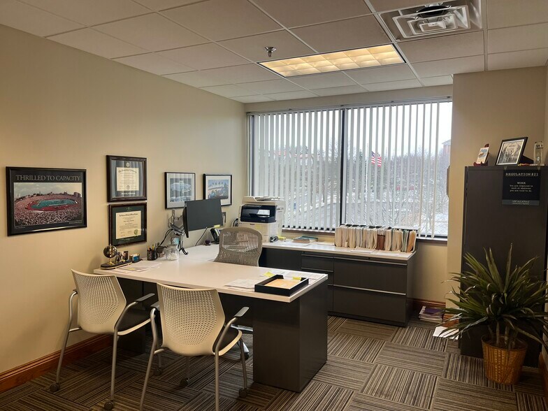 More Photos Of 4500 Brooktree Rd, Wexford Medical For Lease