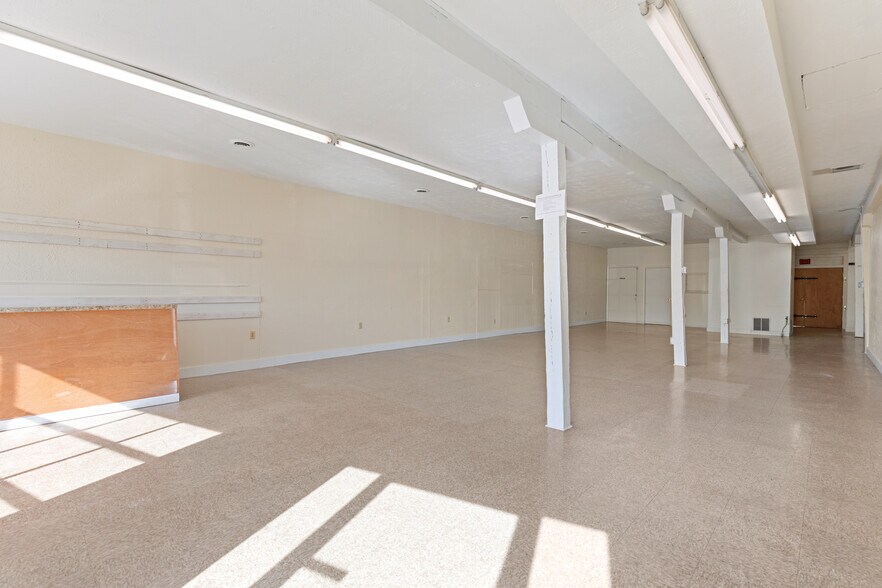 More Photos Of 111 Water St, Front Royal Loft Creative Space For Lease