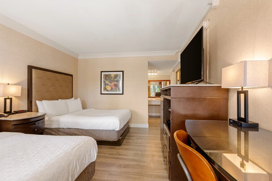 More Photos Of 690-696 S Coast Hwy, Laguna Beach, Laguna Beach Hotel For Sale