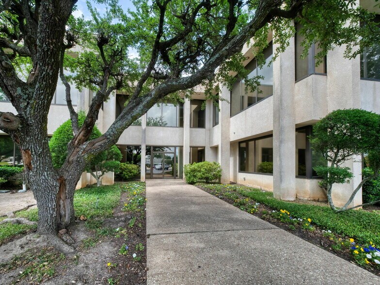 More Photos Of 515 W Southwest Loop 323, Tyler Office For Lease