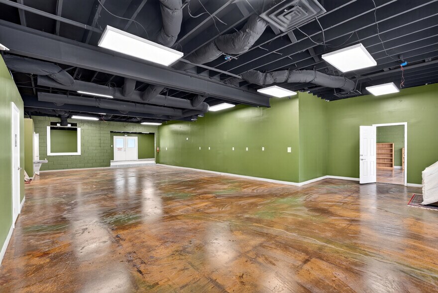 More Photos Of 1141 S Trade St, Tryon General Retail For Lease