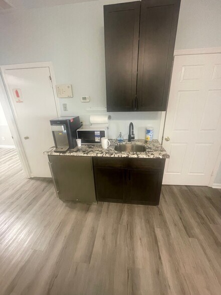 More Photos Of 8607-8609 2nd Ave, Silver Spring Medical For Sale