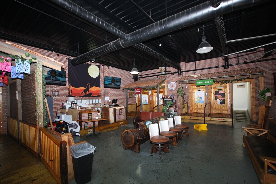 More Photos Of 217 W Elm St, Rockmart Specialty For Sale