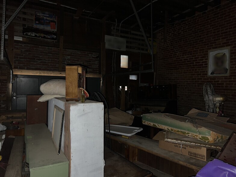 More Photos Of 79 E Main St, Buford Storefront For Sale