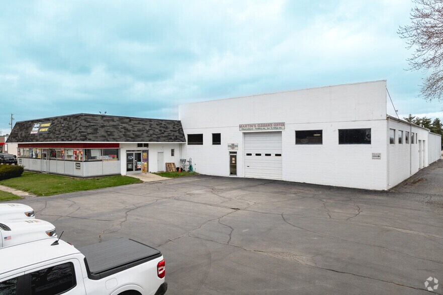 Primary Photo Of 1111 W Chicago Blvd, Tecumseh Storefront Retail Office For Sale
