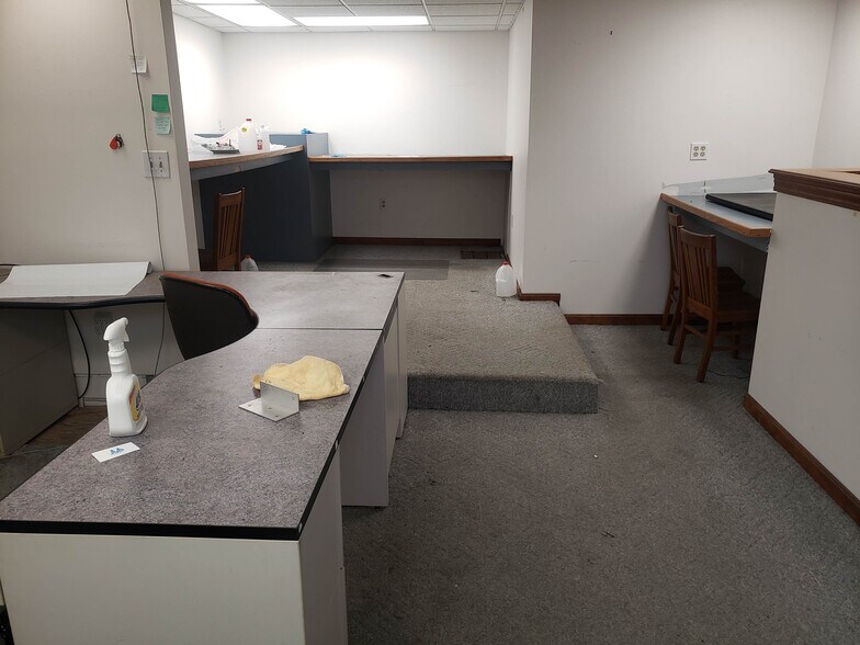 More Photos Of 3528 Warsaw Ave, Cincinnati Light Distribution For Lease