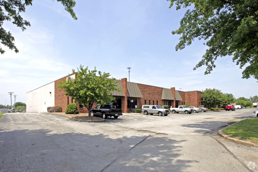 More Photos Of 60-82 Algana Dr, Saint Peters Warehouse For Lease