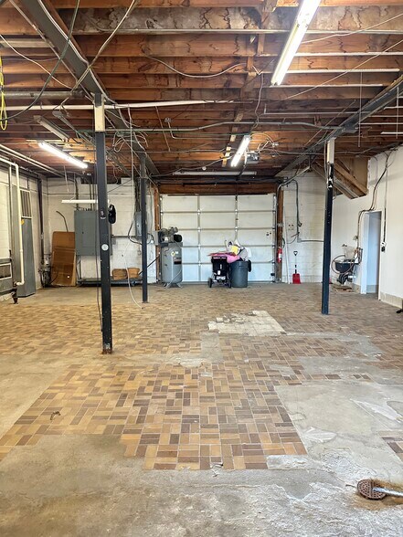 More Photos Of 13130 W Access, Grandview Freestanding For Sale