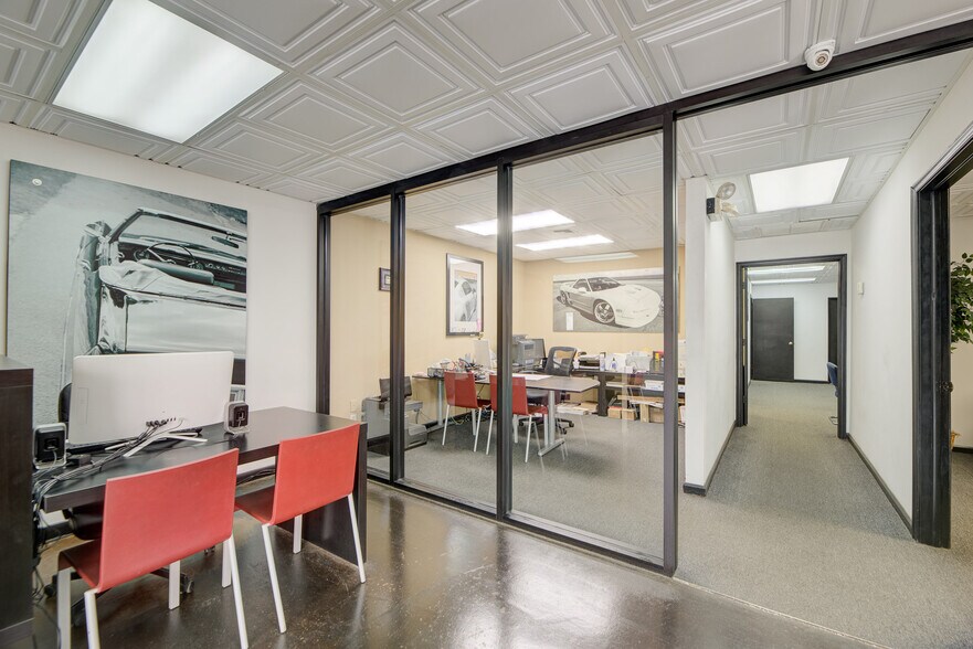 More Photos Of 2409 SW 59th Ter, West Park Auto Dealership For Sale