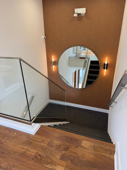 More Photos Of 710 N York Rd, Hinsdale Medical For Lease