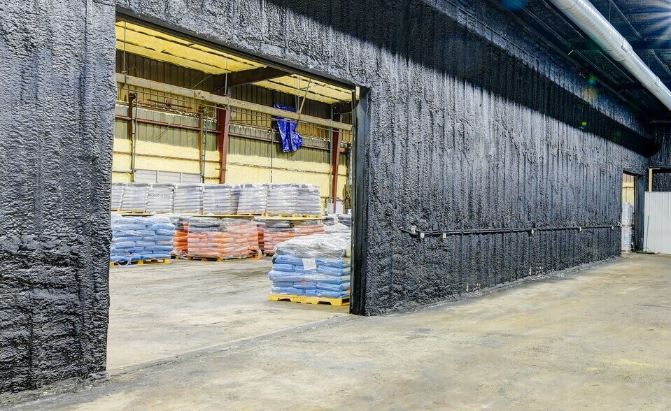 More Photos Of 819 Industrial Rd, Centerville Manufacturing For Sale