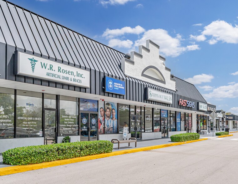 More Photos Of 9801-9965 Pines Blvd, Pembroke Pines General Retail For Lease