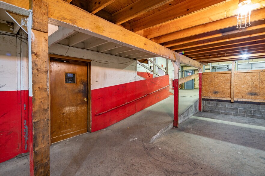 More Photos Of 2516 9th St, Great Bend Warehouse For Sale