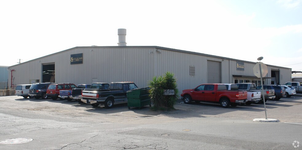 More Photos Of 8157-8159 W Wing Ave, El Cajon Manufacturing For Sale