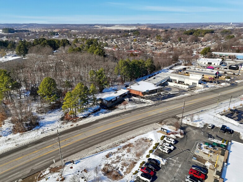 More Photos Of 2417 N College Ave, Fayetteville Freestanding For Lease