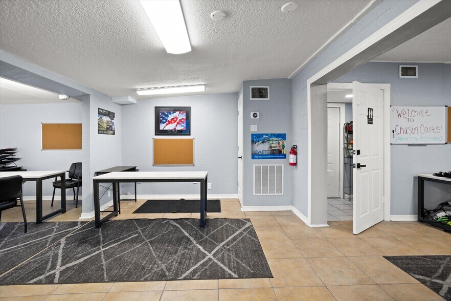 More Photos Of 10310 66th St N, Pinellas Park Auto Dealership For Sale