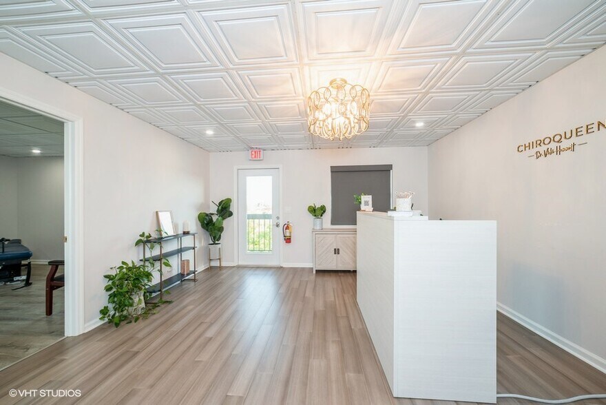 More Photos Of 2335 Tamiami Trl N, Naples Medical For Sale