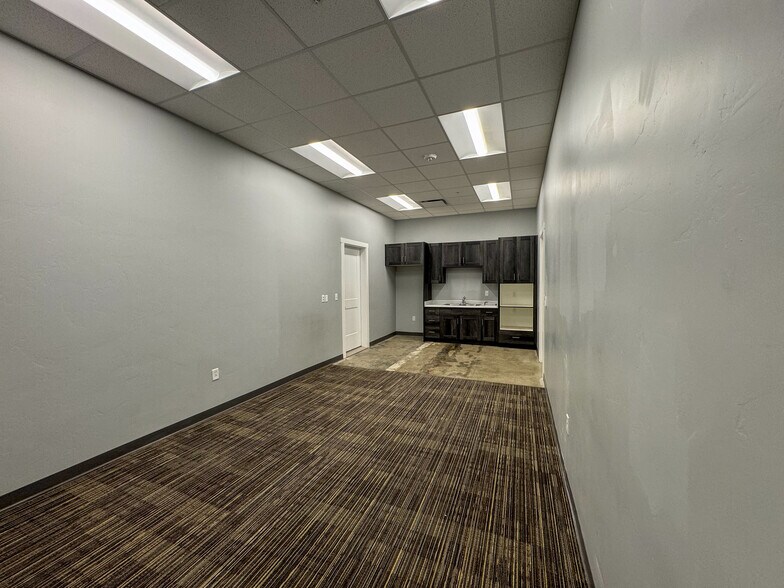 More Photos Of 90 S Garnet St, Tooele Warehouse For Lease