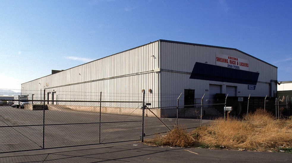 Primary Photo Of 1325 E Gibson Ln, Phoenix Warehouse For Lease
