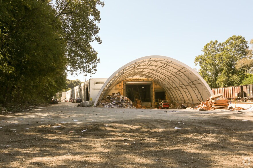 More Photos Of 131 N Summit St, Akron Warehouse For Lease