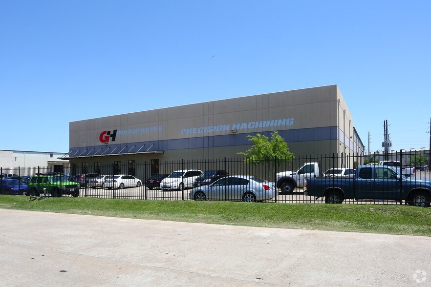 More Photos Of 11670 Brittmoore Park Dr, Houston Warehouse For Lease