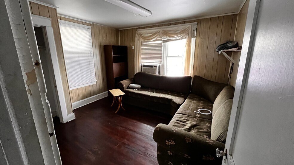 More Photos Of 641 Chester Pike, Prospect Park Restaurant For Sale