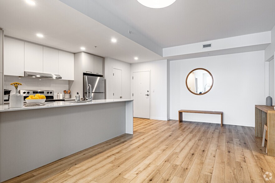 More Photos Of 300 Pl Charles-Le Moyne, Longueuil Apartments For Lease