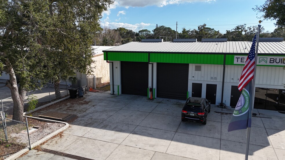 Primary Photo Of 2024 Princeton St, Sarasota Warehouse For Lease