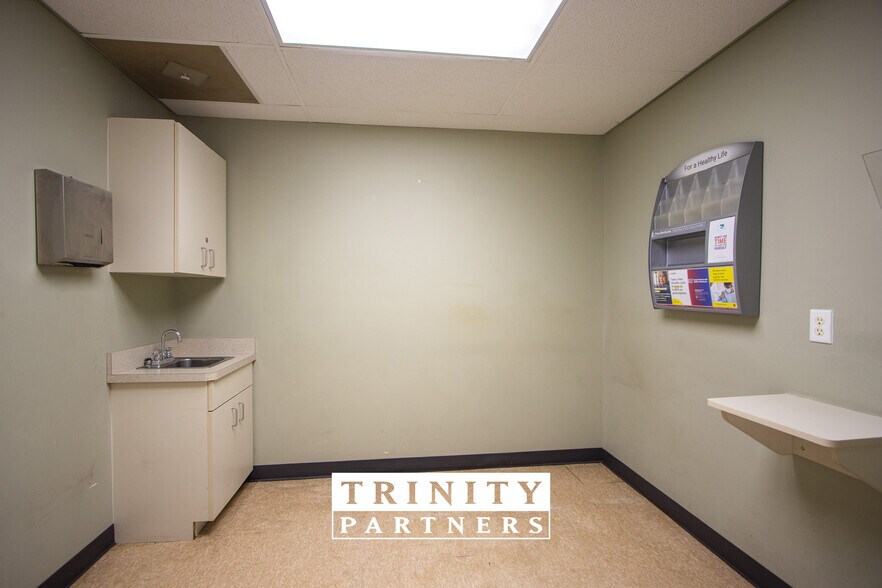 More Photos Of 110 Atrium Way, Columbia Medical For Sale