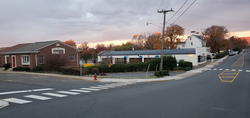More Photos Of 22B John Marshall St, Warrenton Office For Lease